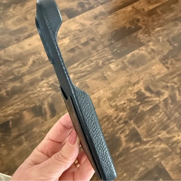 Louis Vuitton Phone Case with Monogram Card Slot - Picture 7 of 11